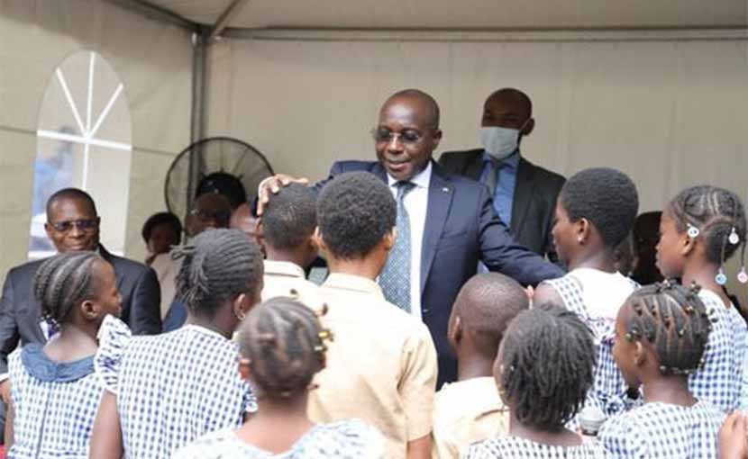 Le Ministre Bouaké FOFANA préside la 29e Journée Nationale  de l’Hygiène et de la Salubrité en milieu scolaire au Groupe scolaire régional de Treichville