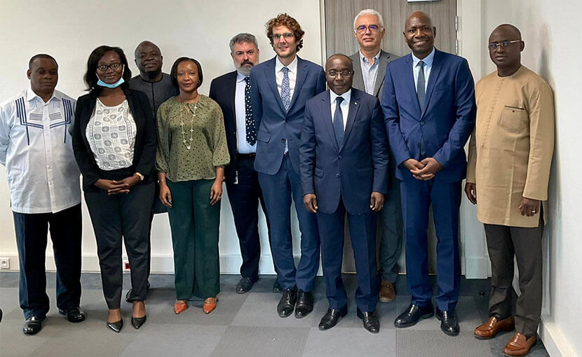 Le Ministre Bouaké FOFANA reçoit une délégation de la Banque Mondiale