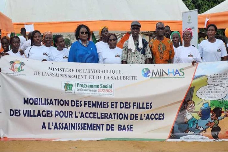 Assainissement de base Le MINHAS offre un ouvrage de traitement des eaux usées issues de la production d’attieke aux femmes d’Akoupe-Zeudji.