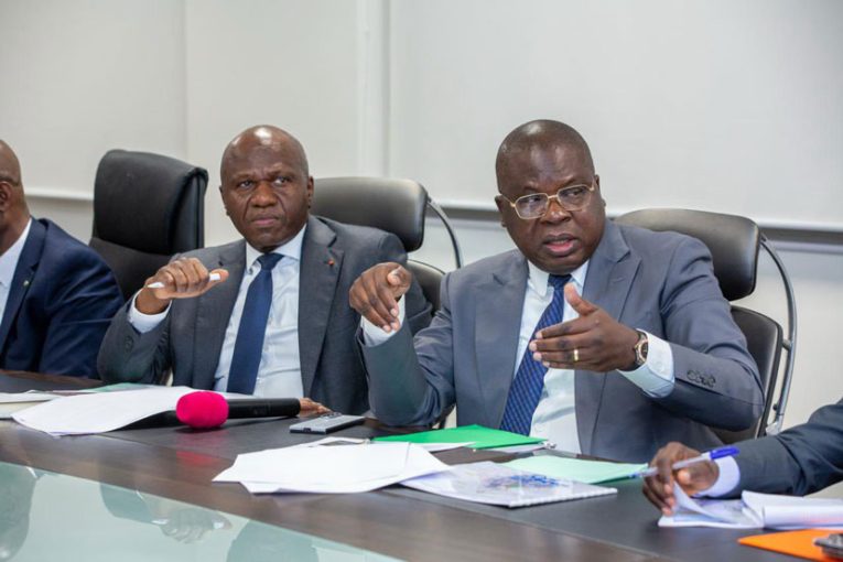 Lutte contre la pollution de la lagune Ébrié et de ses baies.